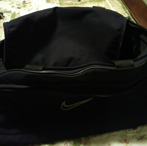 Nike gym bag - Picture 3 of 3